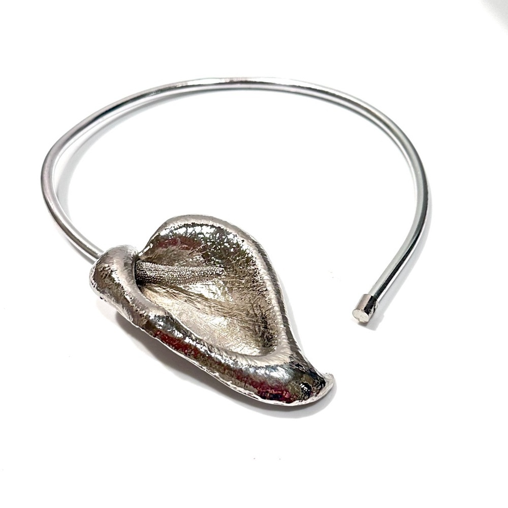 MODERN BOTANICAL | Cala Lily Sculpted Silver Collar Statement Necklace | NEW